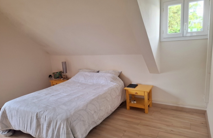 GRANDE MAISON A ETAGE AVEC TERRASSE ET VUE  PROCHE LYCEE BOIS DE NEFLES ET CLINIQUE STE CLOTILDE
