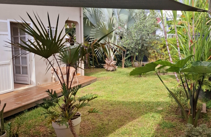 GRANDE MAISON A ETAGE AVEC TERRASSE ET VUE  PROCHE LYCEE BOIS DE NEFLES ET CLINIQUE STE CLOTILDE