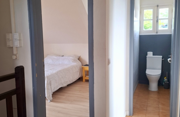 GRANDE MAISON A ETAGE AVEC TERRASSE ET VUE  PROCHE LYCEE BOIS DE NEFLES ET CLINIQUE STE CLOTILDE