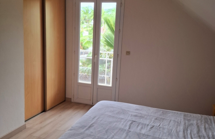 GRANDE MAISON A ETAGE AVEC TERRASSE ET VUE  PROCHE LYCEE BOIS DE NEFLES ET CLINIQUE STE CLOTILDE