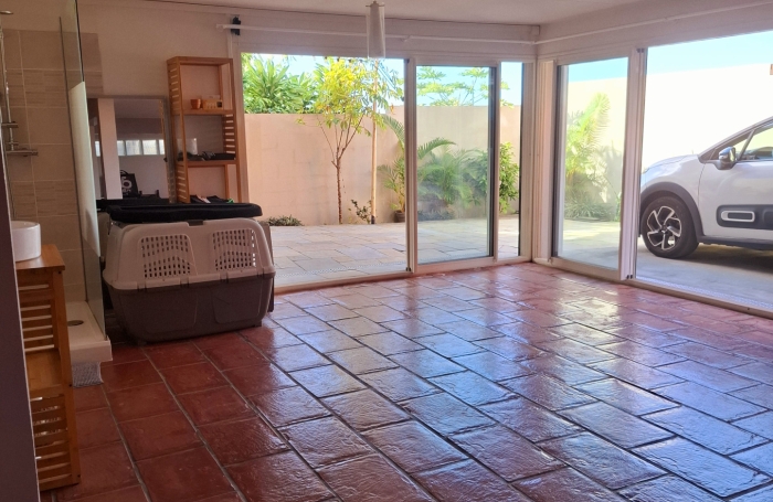 GRANDE MAISON A ETAGE AVEC TERRASSE ET VUE  PROCHE LYCEE BOIS DE NEFLES ET CLINIQUE STE CLOTILDE