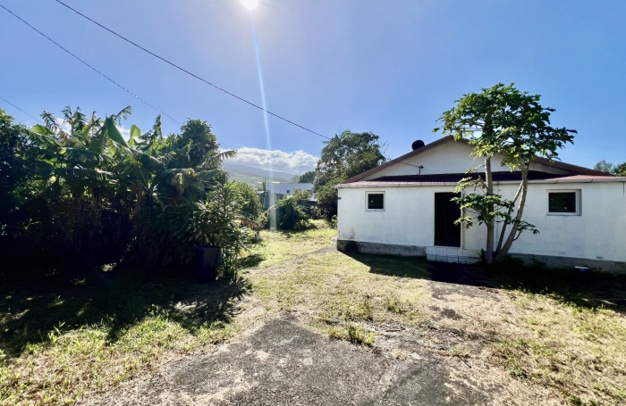 SAINT JOSEPH 97480 - MAISON F3 &Agrave; RAFRA&Icirc;CHIR - TERRAIN PLAT ET PISCINABLE
