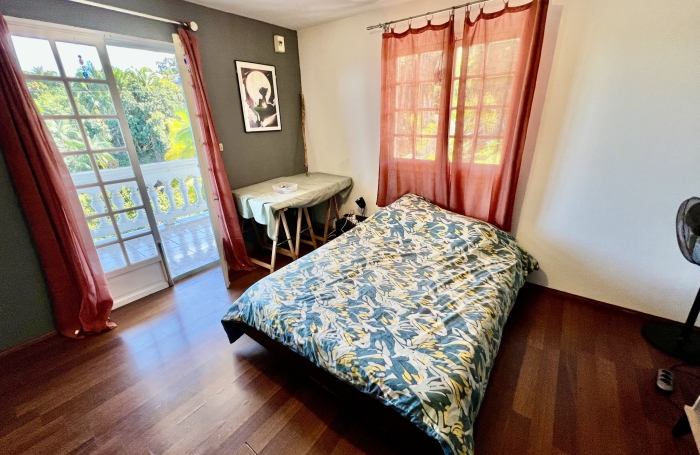 PETITE &Icirc;LE 97429 - ENSEMBLE IMMOBILIER EN BON ETAT G&Eacute;N&Eacute;RAL - BON RENDEMENT LOCATIF - MAGNIFIQUE VUE MER