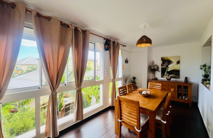 Vente Appartement 95m&sup2; 4 pièces Saint Gilles Les Hauts
