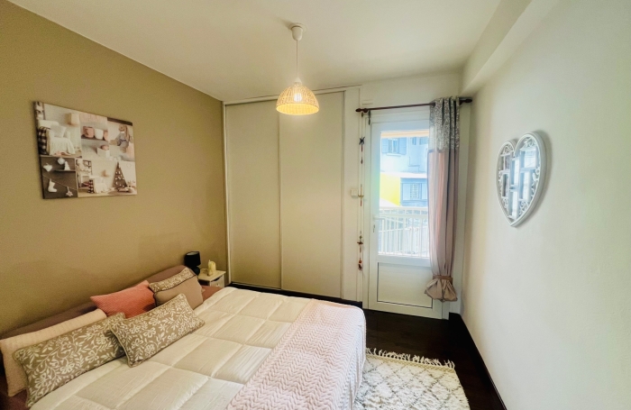 Vente Appartement 95m&sup2; 4 pièces Saint Gilles Les Hauts