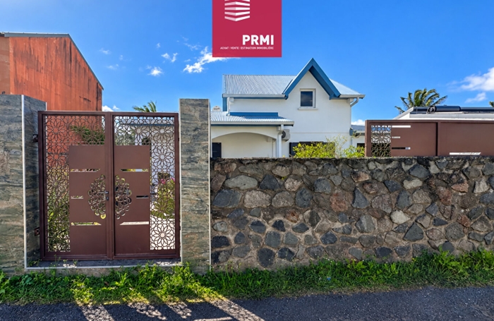 Vente Maison 117m&sup2; 4 pi&egrave;ces Sainte Suzanne