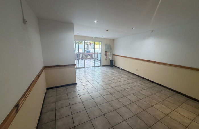 Location Divers 90m&sup2; Saint Gilles Les Hauts