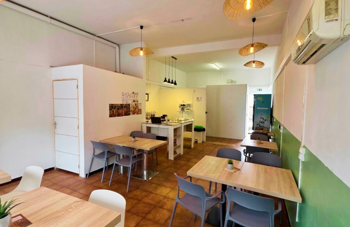 SAINT JOSEPH 97480 - LOCAL COMMERCIAL SITUE EN PLEIN CENTRE VILLE - BONNE RENTABILIT&Eacute; LOCATIVE
