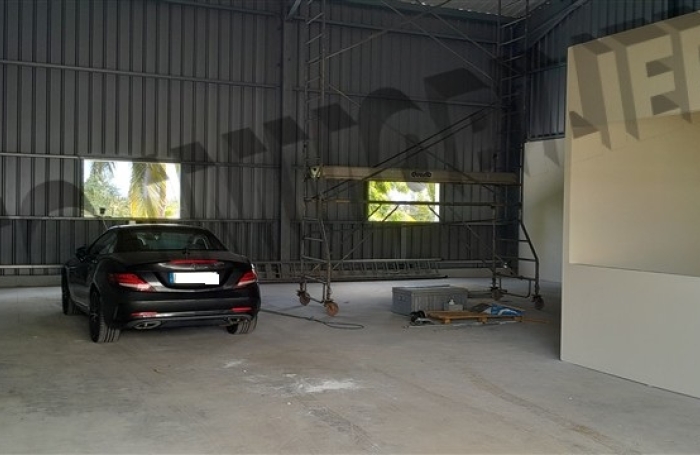 Location Local commercial 620m&sup2; Etang-Sale