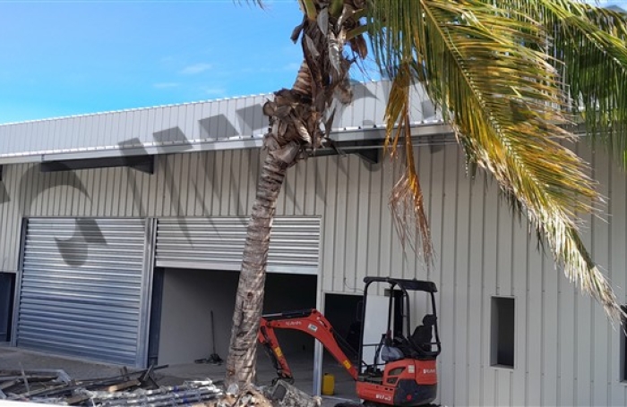 Location Local commercial 620m&sup2; Etang-Sale