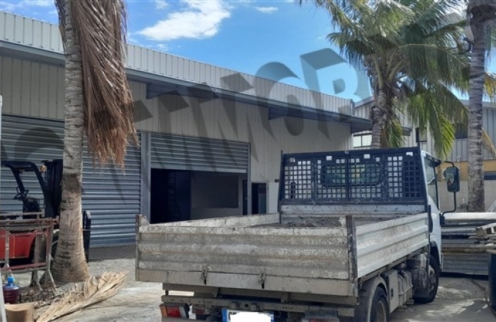 Location Local commercial 165m&sup2; Etang-Sale