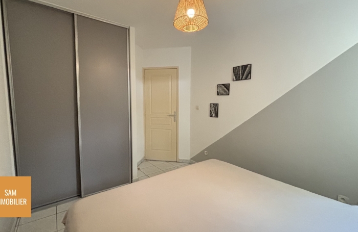 Appartement T3 en rez-de-jardin avec jardin privatif de 58m2 et 2 places de parkings