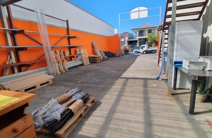 Location Local commercial 646m&sup2; 2 pièces Saint Andr&eacute;