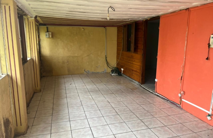 Lot de 2 biens maison plus local commerce &agrave; La Plaine des Palmistes