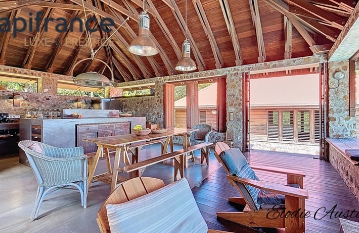 Vente Maison 261m&sup2; 8 pièces Terre de Bas