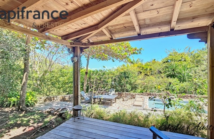 Vente Maison 261m&sup2; 8 pièces Terre de Bas