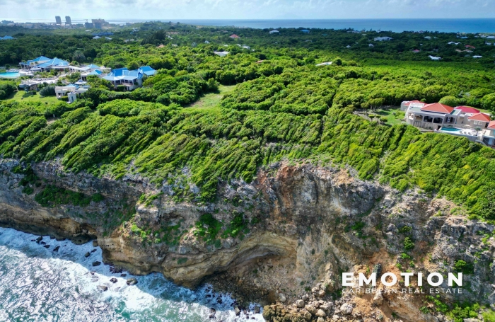 Terrain &agrave; construire 10 088m2 - Terres Basses &agrave; Saint-Martin 97150