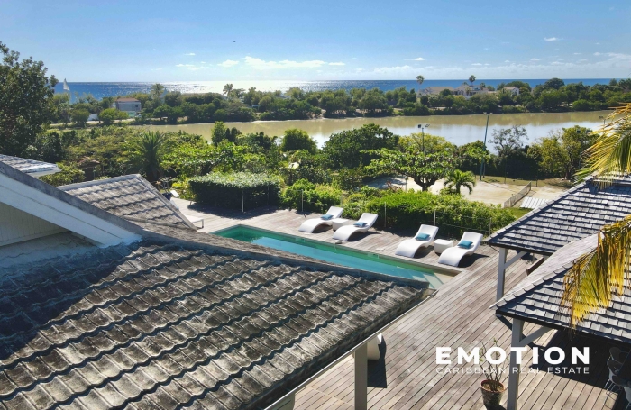 Villa AZUR aux Terres Basses