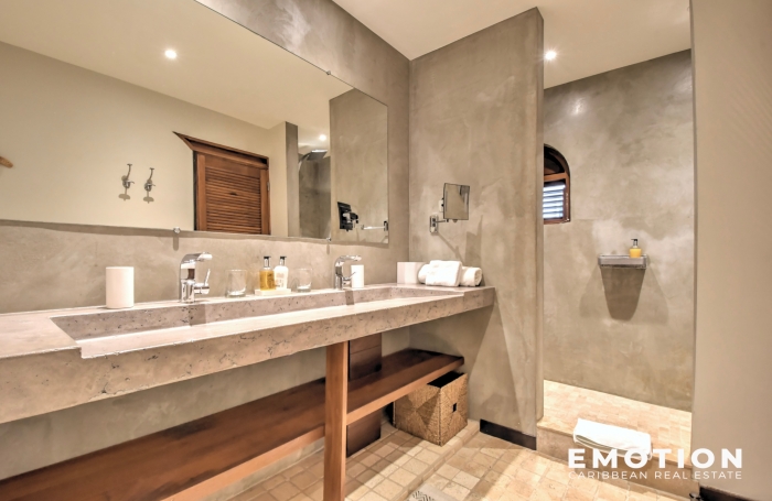 H&ocirc;tel-Restaurant 798 m2 + terrasses couvertes