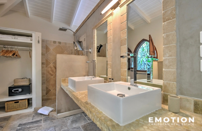 H&ocirc;tel-Restaurant 798 m2 + terrasses couvertes