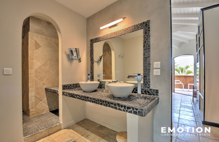 H&ocirc;tel-Restaurant 798 m2 + terrasses couvertes