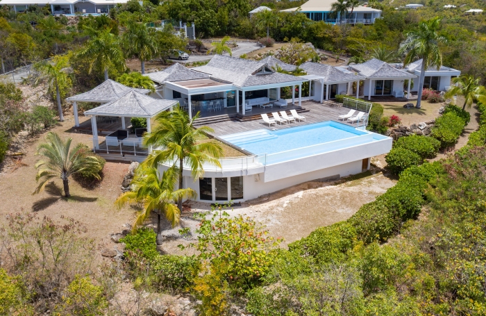 Propri&eacute;t&eacute; de 2 villas vue mer aux Terres Basses