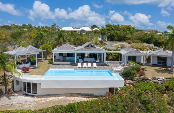 Propri&eacute;t&eacute; de 2 villas vue mer aux Terres Basses