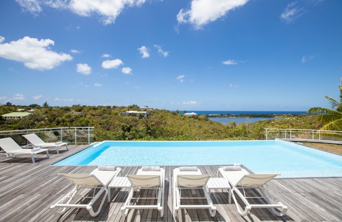 Propri&eacute;t&eacute; de 2 villas vue mer aux Terres Basses