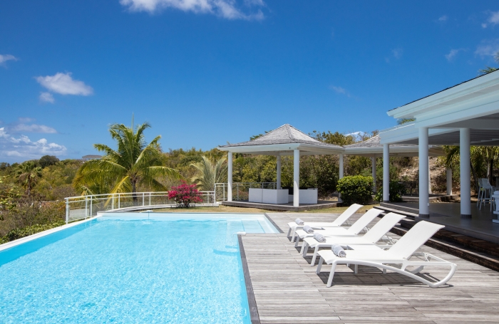 Propri&eacute;t&eacute; de 2 villas vue mer aux Terres Basses