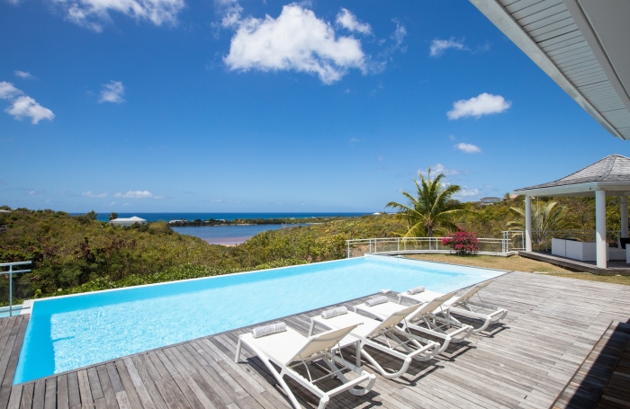 Propri&eacute;t&eacute; de 2 villas vue mer aux Terres Basses