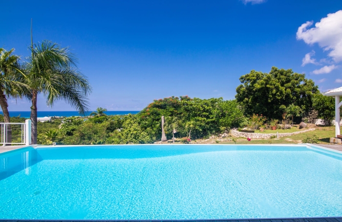 Propri&eacute;t&eacute; de 2 villas vue mer aux Terres Basses