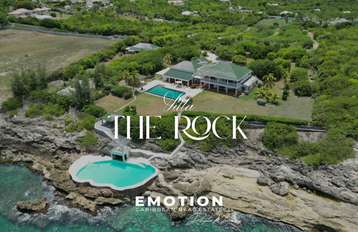 Propri&eacute;t&eacute; exclusive aux Terres Basses - Villa de 6 chambres vue mer avec une piscine d'eau naturelle